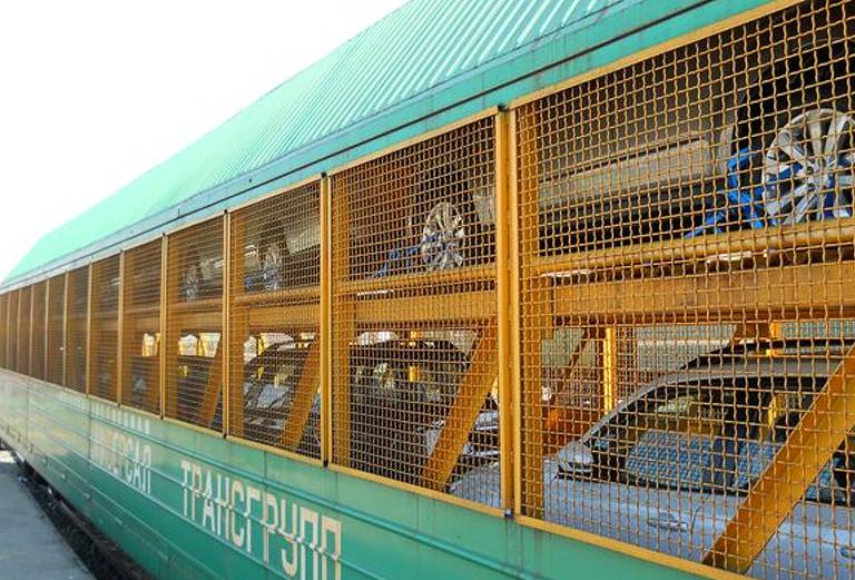 Железнодорожная отправка машины сеткой из Новосибирска в Казань